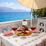 Moukas Seaside Romantico *