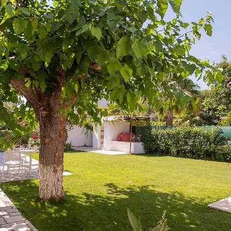 Moukas Seaside Romantico Selianítika