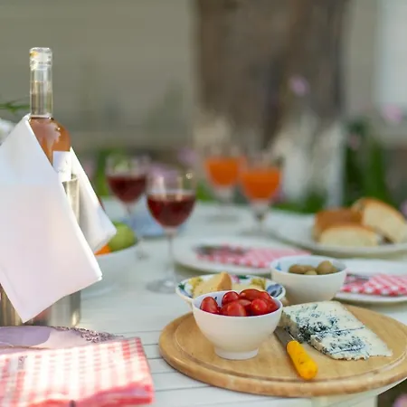 Moukas Seaside Romantico *