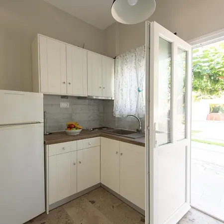 Moukas Seaside Romantico