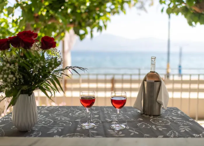 Moukas Seaside Romantico Apartment *