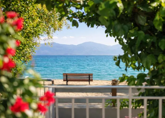 Apartment Moukas Seaside Romantico